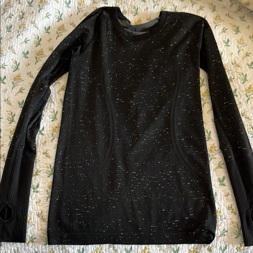 Black lululemon swiftly size 6 top